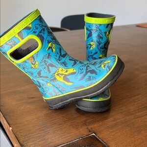 Bogs skipper rain boots, size 10 little kid/toddler, Dino print
